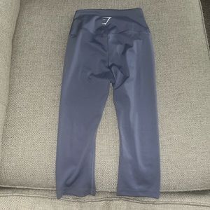 Gymshark lavender cropped leggings, size extra small, never worn!